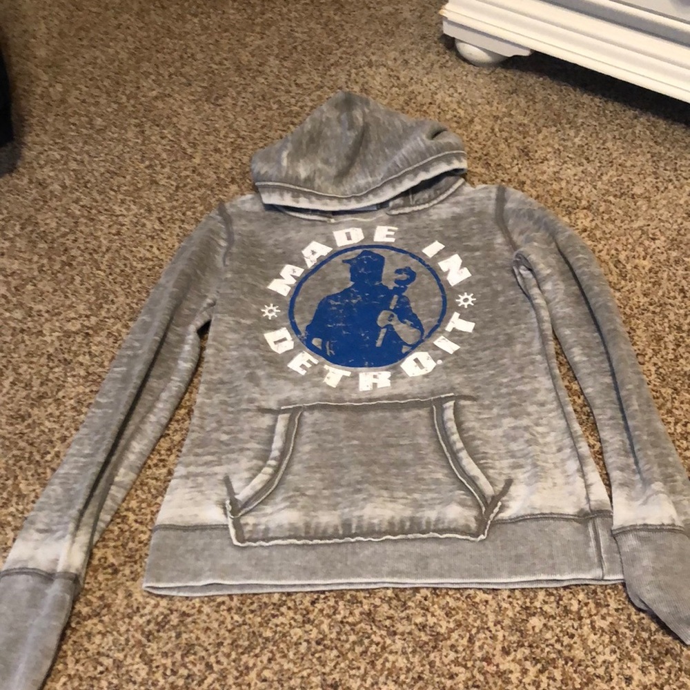 sweatshirt